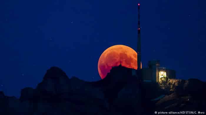 red moon 6