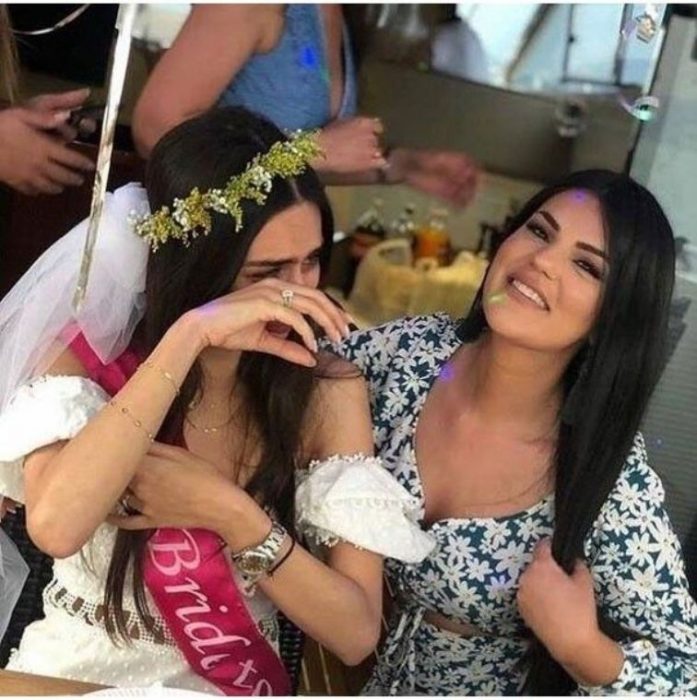 دموع الفرح امينة جولشن بحفل زفافها