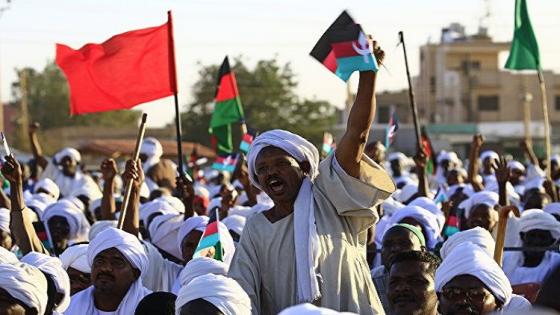 اندلاع احتجاجات سودانية بشكل موسع