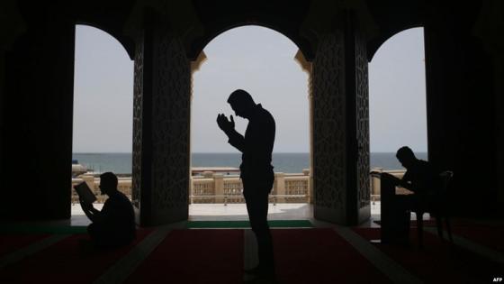 مشكلة التقاليد مع الدين الإسلامي