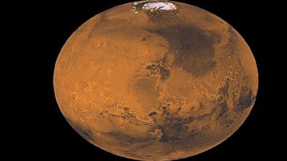 دراسة: المريخ ربما كان له قمر واحد